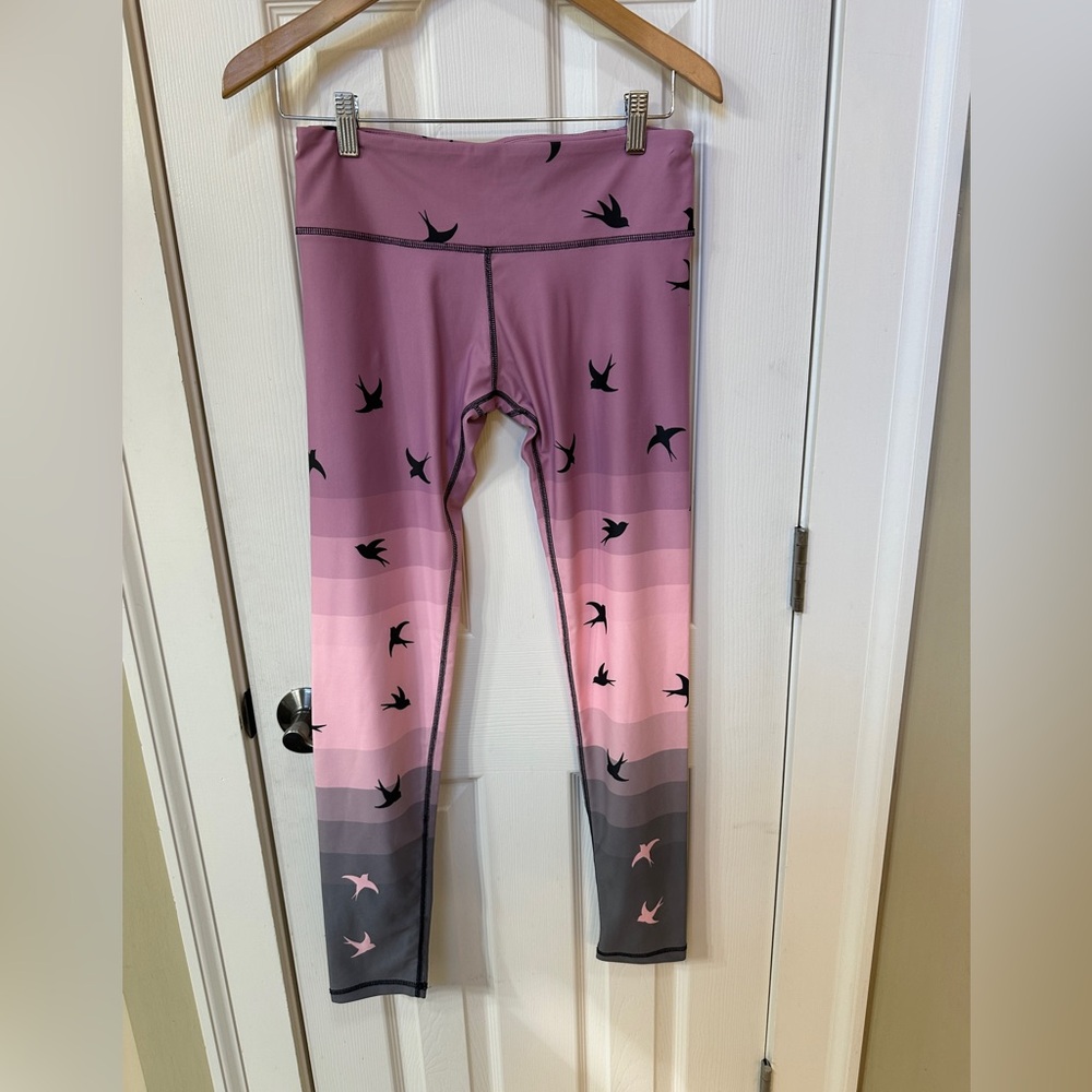 Noli Pink Gray Ombré Leggings Birds Trendy Whimsy Medium